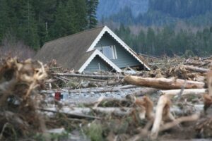 Uszkodzenie mienia w wyniku zdarzeń losowych – Jak skutecznie ubiegać się o odszkodowanie?