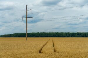 Wysokość odszkodowania za słupy energetyczne w Polsce - od kilku do kilkudziesięciu tysięcy złotych